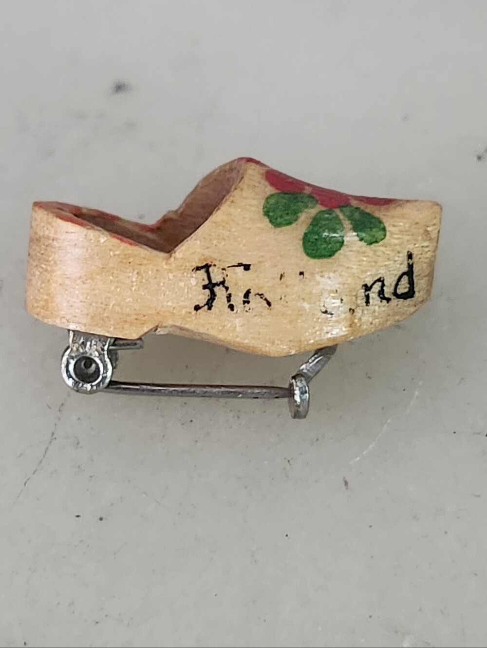 Vtg Hand-Painted Wooden Clog Pin Brooch in Natural with Green and Red Accents